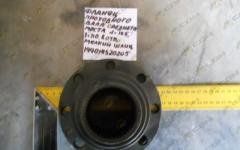 Фланец проходного вала среднего моста d=165, l=110, 8 отверстий, мелкий шлиц (199014320205)